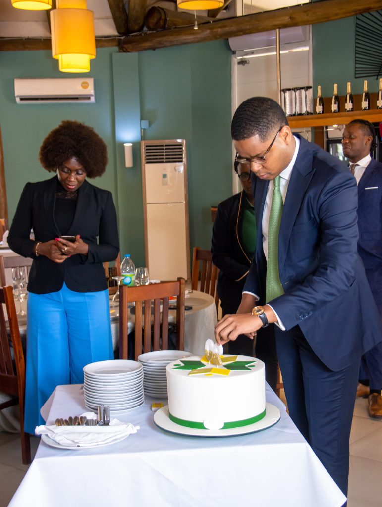 Corte do Bolo de Aniversário